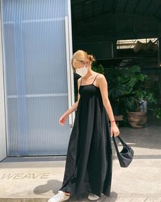 Travelling Outfits, Dream Outfits, What Should I Wear, Classy Fashion, Black Outfit, Travel Outfit, Fashion Classy, Skirt Fashion, Long Dress