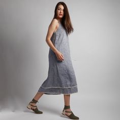 MADE TO ORDER - Introducing the double-layered version of our popular SIERRA dress. Crafted from lightweight melange linen in double layers and finished with laced bottom hems. The midi silhouette features tie straps and an open back that adds a structured yet relaxed touch to your look. Perfect for those many occasions in warm summer days! Available in White Blue Melange light weight linen (130 gsm). STYLE DETAILS - Handmade to measure - Relaxed, flared silhouette - Double layered for a non-tra Midi Linen Dress, Halter Style, Style Expert, Dress With Pockets, Linen Dress, Dress Clothes For Women, Natural Linen, Romania, Double Layer