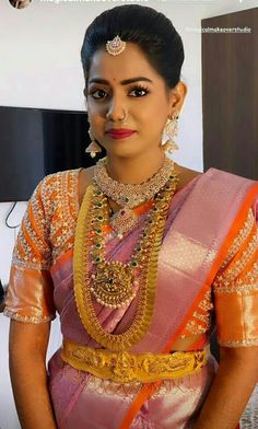 Bridal Jewellery Inspiration, New Saree Designs, Simple Frocks, Gold Necklace Indian Bridal Jewelry, Wedding Saree Indian, Saree Trends, Trendy Blouses, Chic Blouses