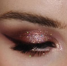 Makeup Looks For 21st Birthday, Bridesmaid Things, Gem Makeup, Eye Makeup Designs, Edgy Makeup, Creative Eye Makeup