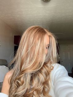 Ginger Blonde Ombre Hair, Blonde On Ginger Hair, Ginger Hair With Blonde Highlights Money Piece, Blonde Highlights On Ranga Hair, Reddish Hair With Blonde Highlights, Platinum Blonde Hair With Red Lowlights, Blond With Ginger Highlights, Strawberry With Blonde Highlights, Light Blonde Red Hair