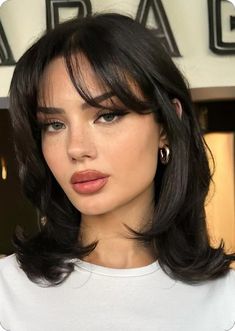 face framing curtain bangs, face framing bangs, haircut for chubby face, bangs for round face Chubby Face Haircuts, Chubby Face, New Hair Look, Short Brown Hair, Hair Inspiration Short, Blonde Hair Inspiration, Hair With Bangs, Haircuts For Medium Hair, Long Hair With Bangs