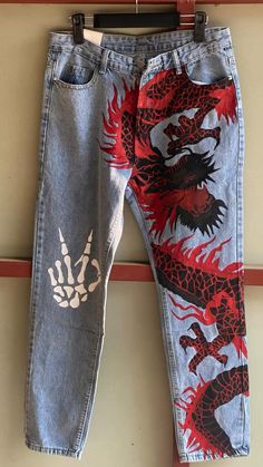 Dragon Jeans Paint, Hand Painted Jeans Pants, Customised Jeans, Hand Painted Pants, Dragon Pants, Hand Painted Jeans, Snake Painting, Drawings Tutorials, Jeans Design