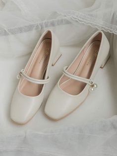 Shoes For Women Aesthetic Heels, Baige Shoes, Beige Shoes Women, Shoes For Prom Flat, Beige Mary Janes, Beige Heels Aesthetic, Cute Mary Jane Shoes, Simple Shoes For Women, Wedding Mary Janes