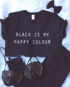 Black Is My Happy Color, Blogger Instagram, Cooler Look, Outfit Trends, Style Noir, All Black Outfit, Color Shirt, Inspiration Mode