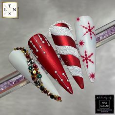 Christmas Nail Designs Acrylic, Nails Products, Nail Art Noel, Year Nails, Christmas Nail Art Easy, Xmas Nail Art, New Years Nail Designs, Gel Paint, Art Deco Nails