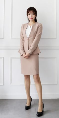 Women Office Outfits, Secretary Outfits, Female Office, Business Professional Outfits, Career Woman