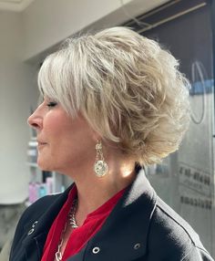 90 Gorgeous Short Hairstyles for Women over 50 to Try in 2024 Fixing Short Hair, Cute Bobs, Woman Haircut, Simple Short Hairstyles, Haircut Gray Hair, Pixie Haircut Ideas, Women Short Hair, Shaggy Short Hair