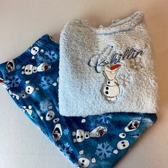 Super Soft Fluffy Nwot 2pc Frozen 2 Olaf Pjs. Front Reads- "Chillin." Great Gift For The Frozen Fan. Smoke Free Home. See Photos For Measurements. Tag Reads Xg (16-18). Xmas Sleepover, Brrr Basket, Comfy Home Outfits, Jack Skellington Pajamas, Disney Pjs, Disney Pajama Pants, Stitch Pajamas, Mickey Mouse Pajamas, Xmas Pjs