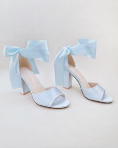 Hoco Shoes, Block Heels Wedding, Shoes Wedding Heels, Women Wedding Shoes, Life Plans, Formal Ideas, Bridal Wardrobe, Horse Wedding, Shoes Prom