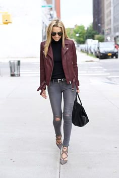 Grey Ripped Jeans, Swag Women, Grey Jeans Outfit, Stonewash Jeans, Burgundy Leather Jacket, House Image, Maroon Jacket, Entertaining House, Burgundy Jacket