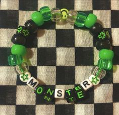 Scene Bracelets Aesthetic, Monster Energy Bracelet, Cute Kandi Bracelet Ideas, Alt Beaded Bracelets, Random Bracelet Ideas, Beaded Bracelets Kandi, Beaded Bracelets Aesthetic Grunge, Emo Bracelets Diy, Pony Bead Bracelets Aesthetic