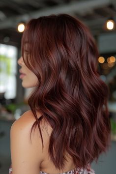 Chocolate Cherry Brown Hair, Cherry Brown Hair, Pelo Color Vino, Cherry Hair Colors, Rambut Brunette, Wine Hair, Red Hair Inspo, Brown Hair Looks, Cherry Brown