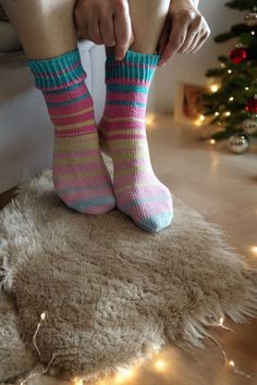 Handmade Green Winter Socks, Handmade Green Socks For Winter, Pink Knitted Socks For Winter, Cozy Multicolor Socks As Gift, Cozy Multicolor Socks For Gifts, Cozy Multicolor Socks For Gift, Pink Winter Socks For Gifts, Pink Winter Socks As Gift, Pink Winter Socks For Gift