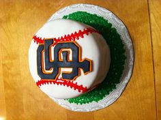 a cake decorated with the san francisco giants logo