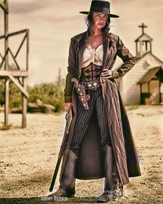 ~ La Chica Mala Womens Gunslinger Costume, 1800s Western Women, Saloon Girl Costumes Old West, 1800s Wild West Fashion, 1850s Western Fashion, Bandit Costume Western, Saloon Girl Outfit, Old West Photoshoot, Gunslinger Cosplay