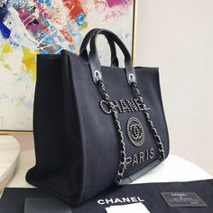 Size: 38cm*20cm*30cm It comes with Dust box, Care manual, Tag, and Paper bag. Chanel Flap Bag, Designer Totes, Chanel Caviar, Evening Clutch Bag, Tote Backpack, Tote Bag Design, Flap Bag, White Bag, Dior Bag