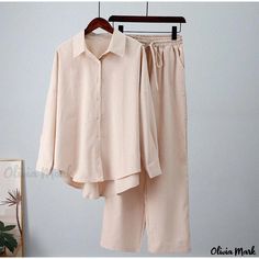 Olivia Mark - Relaxed Fit Monochromatic Shirt and Wide-Legged Trousers Set for Casual Occasions Terno Slim, Mid Waist Pants, Belle Silhouette, Traje Casual, Belt Style, Casual Suit, Casual Sets, Look Casual, Shirt And Pants