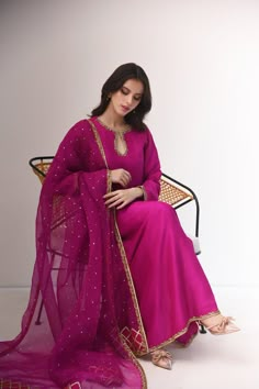 Meticulously crafted from a remarkably glamourous shade of magenta ( pure raw silk 58 Gms )“ Zabe “ with its intricate hand crafted details strikes the perfect balance between elegant and eye-catching, making this beautiful design a must have. The length of the kalidaar is 48 inches.Agha Noor’s style tip - “ Dress it u Raw Silk Dress, Dress Online Shopping, Agha Noor, Simple Dress Casual, Velvet Dress Designs, Desi Outfits, Bridal Dress Fashion, Desi Fashion Casual, Traditional Indian Outfits