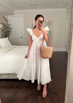 Long Summer Dress Outfits, White Dress Outfit, Cute White Dress, Maxi Dress Outfit, Summer Outfit Ideas, Long Dress Casual, Summer Dress Outfits, White Dress Summer