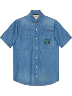 blue cotton contrast stitching logo patch at the chest classic collar front press-stud fastening short sleeves two chest patch pockets curved hem Gucci Shirts Men, Gucci T Shirt Mens, Short Sleeve Denim Shirt, Stitching Logo, Gucci T Shirt, Denim Shirt Men, Gucci Logo, Denim Design, Cotton Logo