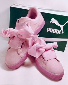 Women's Puma Pink Suede Heart Reset Sneakers Court Lace Up Size 9.5 *NWB*. Condition is New with box. Shipped with USPS Priority Mail. Puma Sneakers Womens Outfit, Pink Puma Sneakers, Puma Basket Heart, Heart Theme, Pink Pumas, Pastel Outfit, Puma Suede