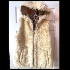 -Nwot- Faux Fur Vest Faux Fur Vest, Faux Fur Vests, Rue 21, Fur Vest, Rue21, Faux Fur Coat, Fur Coat, Faux Fur, Jackets & Coats