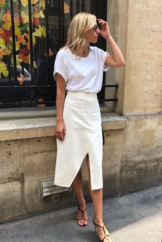 Summer to Fall Inspired. Strappy Sandals Outfit, Spring Office Outfits, Mode Dope, All White Outfit, Sandals Outfit, Minimal Outfit