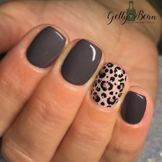 Short Manicures Gel, Gel Cheetah Nails, Fall Cheetah Nails Short, Classic Acrylic Nail Designs, Leopard Accent Nail Fall, Black Shellac Nails Design, Fall Leopard Nails Short, Dark Summer Nail Ideas, Gel Nails One Color