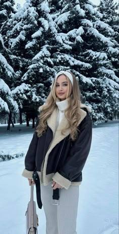 Christmas Cozy Outfit Winter Style, Winter Headbands Outfit, Winter Basic Outfits, Alaska Outfits Summer, Winter Headband Outfit, Switzerland Outfit, Instagram Photo Ideas, Classy Winter Outfits