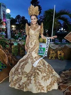 Teunga Tauolunga, News Paper Dress, Graduation Pictorial, Mirrored Costume, African Wears, Unconventional Materials, Culture Clothing