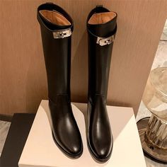 Shipping: Worldwide Express Shipping AvailableDelivery time: 7-15Days Fast ShippingReturns: Fast refund, 100% Money Back Guarantee.SPECIFICATIONSBrand Name: MStacchiBoot Type: Riding, EquestrianShaft Material: GENUINE LEATHERShaft-Genuine Leather Type: pigskinOutsole Material: RUBBERUpper Material: GENUINE LEATHERUpper-Genuine Leather Type: pigskinOrigin: Mainland ChinaCN: GuangdongSeason: WinterInsole Material: pigskinHeel Type: Flat withLining Material: GENUINE LEATHERLining-Genuine Leather Type: pigskinBoot Height: Knee-HighItem Type: BOOTSFashion Element: Belt BuckleDepartment Name: ADULTToe Shape: round toeHeel Height: Low (1cm-3cm)With Platforms: YesPlatform Height: 0-3cmStyle: Conciseis_handmade: YesPattern Type: SolidModel Number: B473Fit: Fits true to size, take your normal sizeCl Trendy Winter Boots, Women Knight, Miranda Hobbes, Fox Hound, Hermes Boots, High Knee Boots, Calf High Boots, Womens High Boots, Boots Female