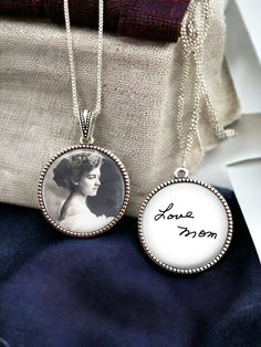 "📜 Cherish the words and moments forever with our Double Sided Custom Handwriting Necklace. This meaningful piece is a personalized tribute that keeps your loved one close to your heart, both in their handwriting and through a cherished photo. 📷💖 Custom Handwriting Necklace, Handwriting Jewelry, custom photo pendant, Your OWN HANDWRITING & PHOTO , Personalized Gift for her Beautiful way to display your photo and handwriting, your child's unique handwriting, or a loved one's handwriting or sig Memorial Keepsake Ideas, Unique Handwriting, Handwriting Necklace Custom, Memorial Items, Keepsake Ideas, Remembrance Jewelry, Handwriting Necklace, Simple Artwork, Handwriting Jewelry