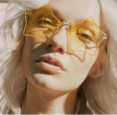 Conversas Katie White, Sunglasses For Your Face Shape, Star Sunglasses, Minako Aino, Mew Mew, Soul Shine, Style Star, Anna Wintour, Skateboarder