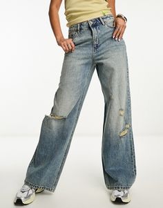 Jeans by Stradivarius Everyday is a denim day Wide leg Distressed finish High rise Belt loops Five pockets Denim Day, Distressed Denim Jeans, Swim Shop, Trending Now, Body Fit, Jeans Shop, Ripped Jeans, Distressed Denim, Wide Leg Jeans