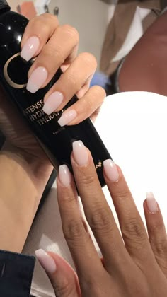 The Manicure That Lasts Longer Than Gels: Dip Powder Nails Natural Acrylic Nails, Unghie Sfumate, Organic Nails, Nails Done, Dip Powder Nails, Dipped Nails, Dip Powder, Nails Inspo