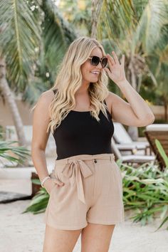 Aesthetic Dress Outfit, High Waisted Shorts Outfit, Florida Outfits, Tan Shorts, Aesthetic Dress, Summer Afternoon, Linen Shorts, Dress Outfit, Button Detail