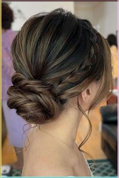 Looking for the latest hair do? Whether you want to add more edge or elegance – Updo hairstyles can easily make you look sassy and elegant. So if you’re looking for chic updo hairstyle for your next party, wedding, date night or other fancy occasion on your social calendar, so check out the... Bridesmaid Hair Inspo, Easy Updos For Medium Hair, Bridesmaid Updo, Wedding Hair Up, Guest Hair, Braided Bun Hairstyles, Hoco Hairstyles, Up Dos For Medium Hair, Wedding Guest Hairstyles