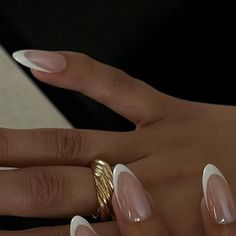 Sonia Sanchez | GelX Nail Artist | 818 San Fernando Valley on Instagram: "Perfect Bridal set👰🏻💍🕊️✨ . . @esvynails Glaze chrome CODE: klawsxs10  @apresnailofficial almond medium  #klawsbysonia #apres #apresgelx #gelxnails #gelx #apresnailofficial #gelxinspo #apresambassador #naildesigns #gelxclasses #fallnaildesigns #fallnailtrends #nailsofinstagram #demure #fallnails #autumnnails #reels #gelxnails #818valley #818nailtech #sanfernandovalley #sfvnails #818nails" Almond Shaped Hailey Bieber Nails, Beige Almond French Tip Nails, Long Almond Chrome French Tip Nails, French Nail Designs Almond, Almond Bridal Nails, Almond Beige French Tip Nails, Simple Almond Acrylic Nails, Pointed Almond Nails, Hailey Bieber Nails Pearl French Tip