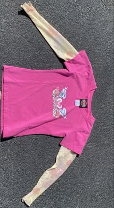 Pink Relaxed Fit Y2k T-shirt, Pink Y2k T-shirt For Streetwear, Pink Y2k Streetwear Shirt, Pink Fitted Y2k T-shirt, Cheap Pink Y2k T-shirt, Pink Wardrobe, Early 2000s Fashion