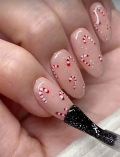 Nail Inspo Trendy Christmas, Christmas Easy Nail Designs, Rudolph Nails Designs, Christmas Lights Nail Art, Classy Xmas Nails, Snowman Nail Art, Mickey Nails, Minimal Nails Art, Beauty Hacks Nails