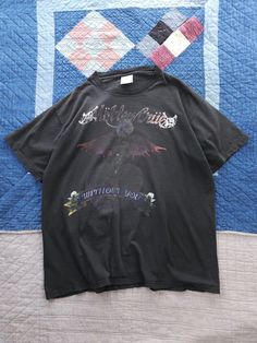 Listing: Vintage Mötley Crüe Dr. Feelgood Tour 1989 Black T-shirt Faded Band XL 80s Metal Size on Tag: XL Flaws: Fading throughout Measurements: Please see the photos in the listing. If you require additional measurements or information about this item, feel free to send a message. Motley Crue Dr Feelgood, 80s Metal, Dr Feelgood, Motley Crue, Mötley Crüe, Mens T Shirts, Black T Shirt, Black Tshirt, Feel Good