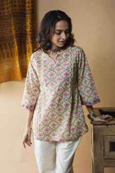 Short Kurtis For Jeans, Short Kurti Designs, Farida Gupta, Cotton Short Tops, Cotton Tops Designs, Short Kurtis, Kurtas For Women, Desi Outfits