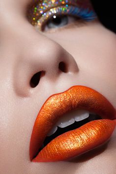 ZsaZsa Bellagio....I so love this color lipstick on her and glitter lids are a nice twist....would be a blast to do for my bday. Lip Trends, Orange Lips, Kissable Lips, Orange Crush, Glitter Eyeshadow