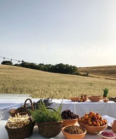 May Outdoor Wedding, Summer Garden Dinner, Jacquemus Wedding, Wedding Recovery, Food Event, Village Fete, Food Events, Portugal Wedding