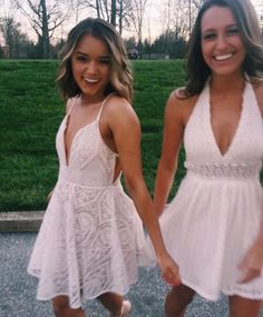 emily ☼ ☾'s collection! https://www.pinterest.com/embemholbrook/ Boho Homecoming Dresses, Boho Graduation, Bloc Party, Formal Ball Gown, Short Prom Dresses, Homecoming Party, Mini Pink, Graduation Dresses, Dresses Homecoming