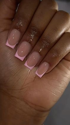 Cute Acrylic Nails French Tip Sparkle, Nail Inspo For 6th Graders, Grade 8 Grad Nails Short, Short Acrylic Nails Regular Polish, Peach Tips Acrylic Nails, Simple Nail Ideas Black Women, Nails For Freshman Year, Back To School Nails For Middle School, Simple Nails On Dark Skin