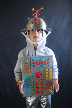 Pasta Halloween Costumes: DIY Robot | Project kid Fun Pasta Shapes, Diy Costumes For Boys, Diy Costumes Kids Boys, Futuristic Costume, Fun Pasta, Handmade Halloween Costumes