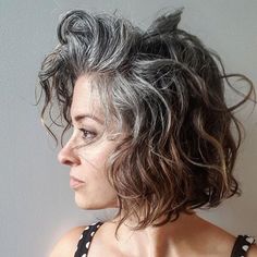 Grey Hair Transformation, Grey Curly Hair, Gorgeous Gray Hair, Grey Hair Inspiration, Gray Hair Growing Out, Gray Hair Cuts, Silver Grey Hair, Natural Gray Hair