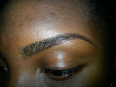 Strait Eyebrows, Eyebrow Shapes Black Women, Full Eyebrows Natural, Eyebrow Waxing Shape, Eyebrow Inspo Natural, 2000s Eyebrows, Natural Eyebrows Shaping, Waxed Brows